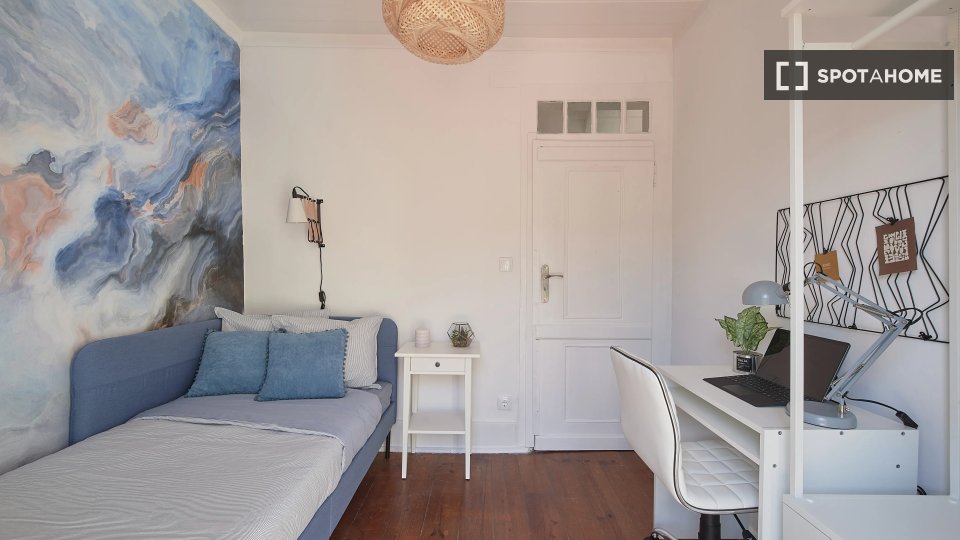 Double room Lisbon, 13 beds — photo 12