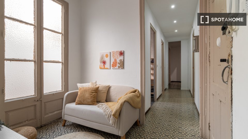 Double room Barcelona, 7 beds, 121m² — photo 17