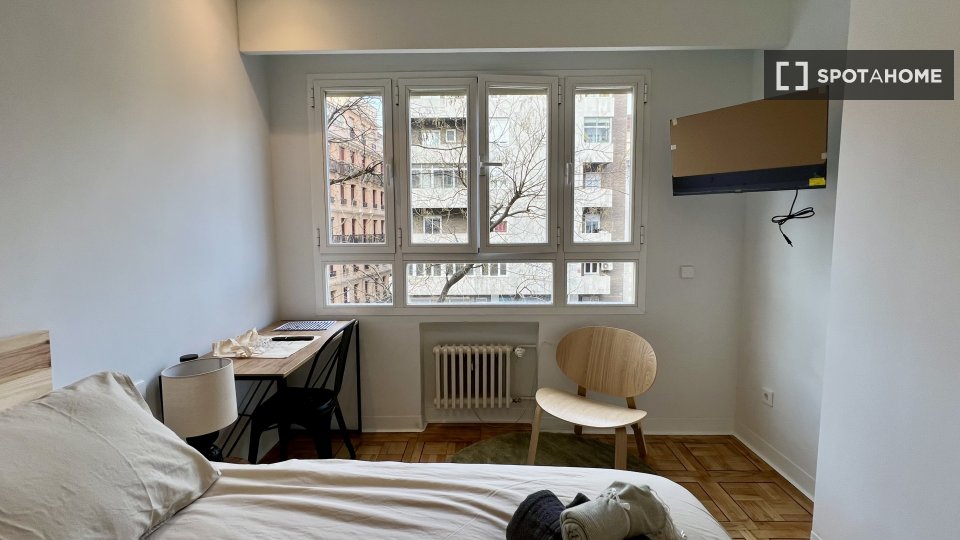 Double room Madrid, 6 beds, 200m² — photo 10