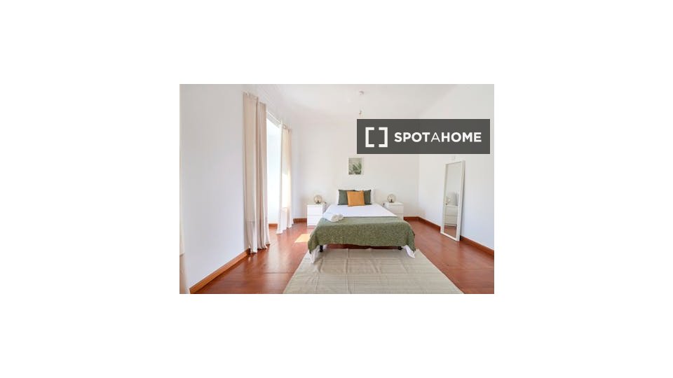 Double room Lisbon, 6 beds — photo 7
