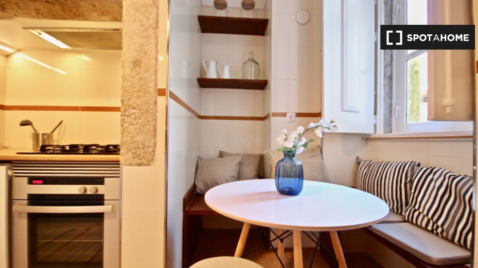 Apartment Lisbon, 2 beds — photo 10