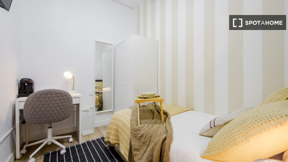 Chambre double Madrid, 8 chambres — photo 10