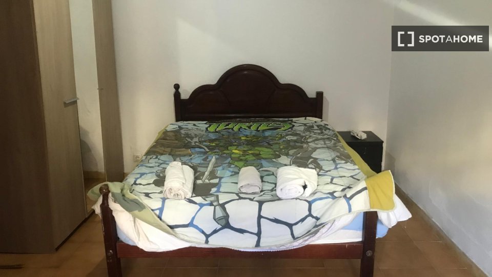 Double room Lisbon, 2 beds — photo 20