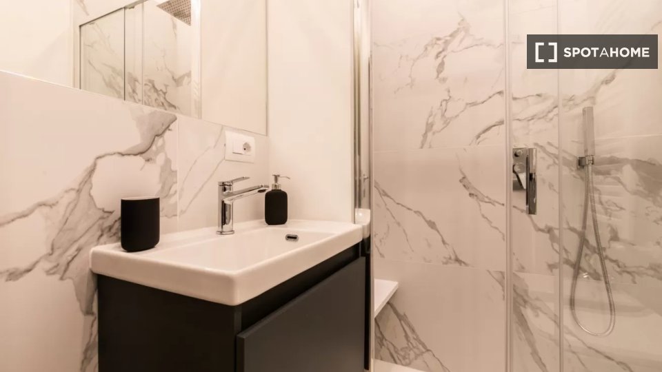 Apartment Milan, 1 bed, 33m² — photo 10