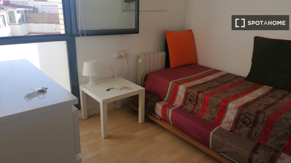 Double room Barcelona, 2 beds, 70m² — photo 18
