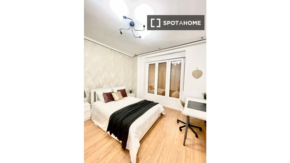 Double room Madrid, 5 beds — photo 34