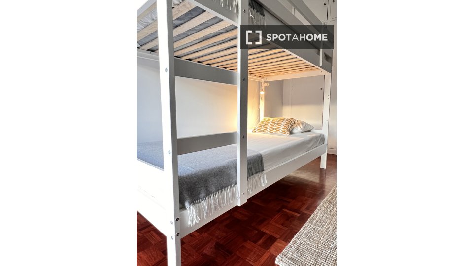 Double room Lisbon, 6 beds — photo 8
