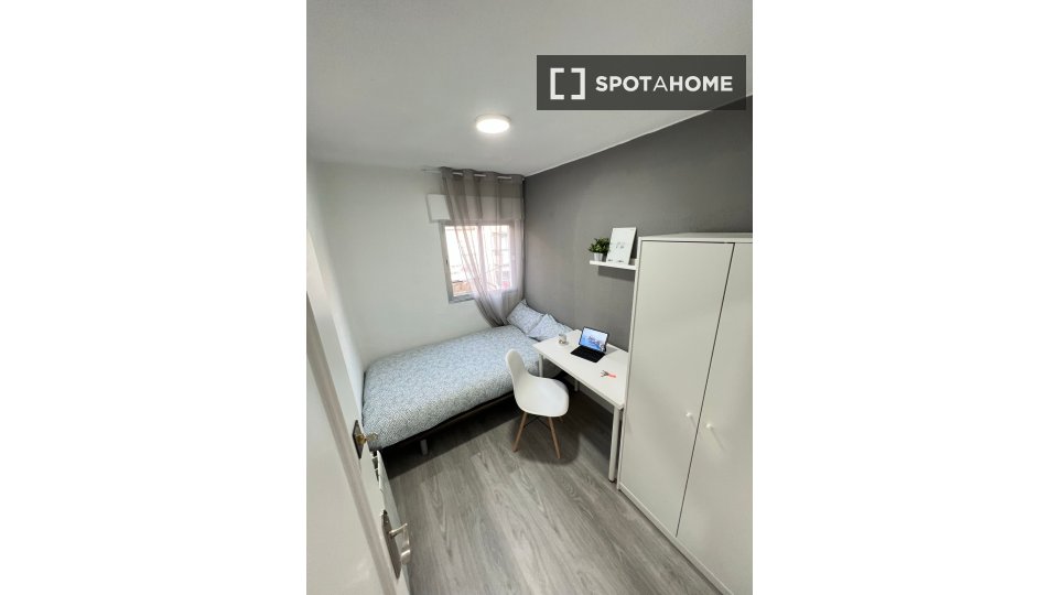 Double room Madrid, 4 beds — photo 3