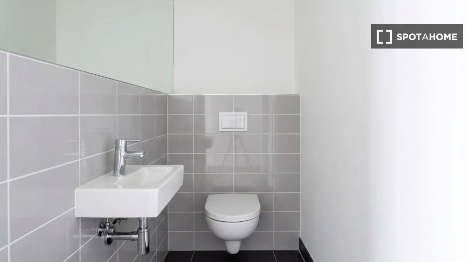 Double room Berlin, 5 beds, 92m² — photo 30