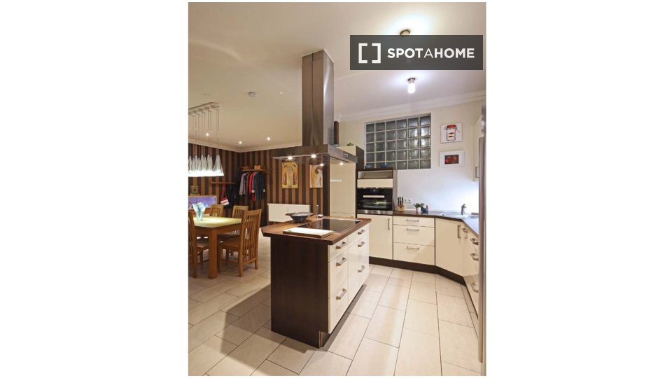 Double room Stuttgart, 4 beds, 13m² — photo 9