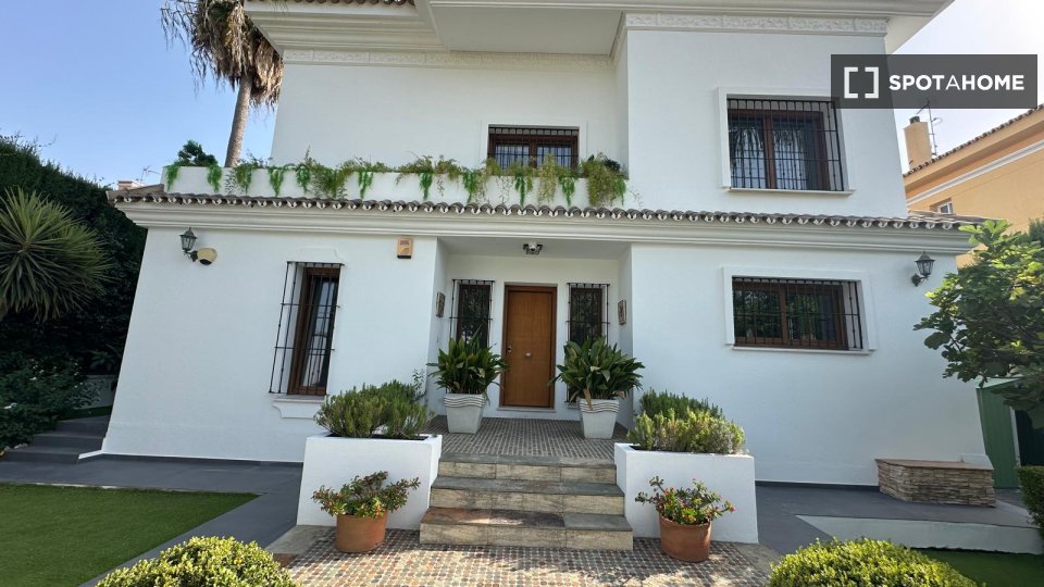 Double room Malaga, 9 beds, 25m² — photo 17