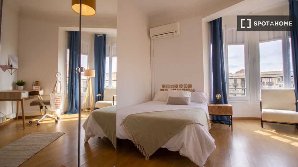 Double room Barcelona, 6 beds — photo 16