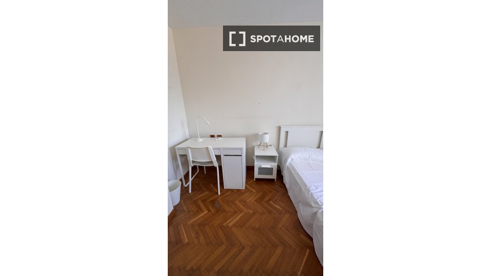 Double room Valencia, 5 beds, 240m² — photo 19
