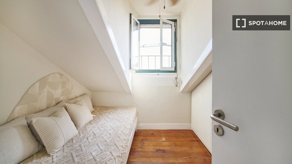 Double room Lisbon, 7 beds — photo 4
