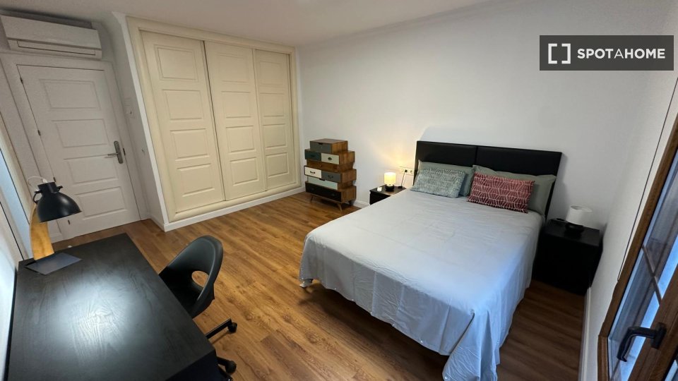 Double room Malaga, 9 beds, 25m² — photo 10