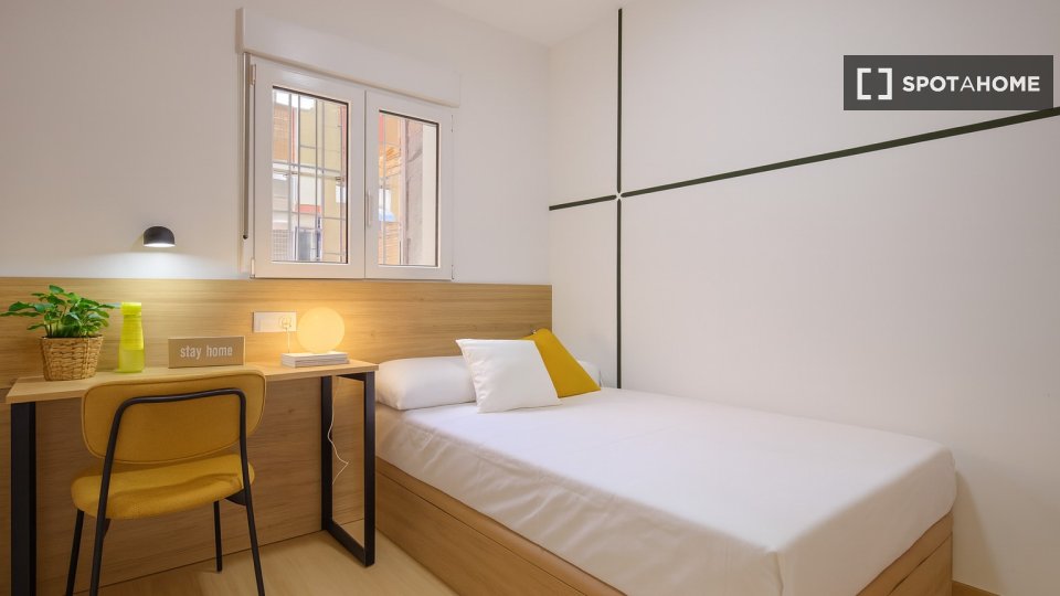 Double room Madrid, 9 beds — photo 32