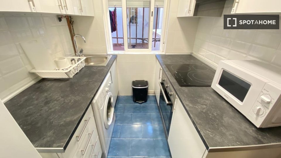 Double room Madrid, 4 beds — photo 10