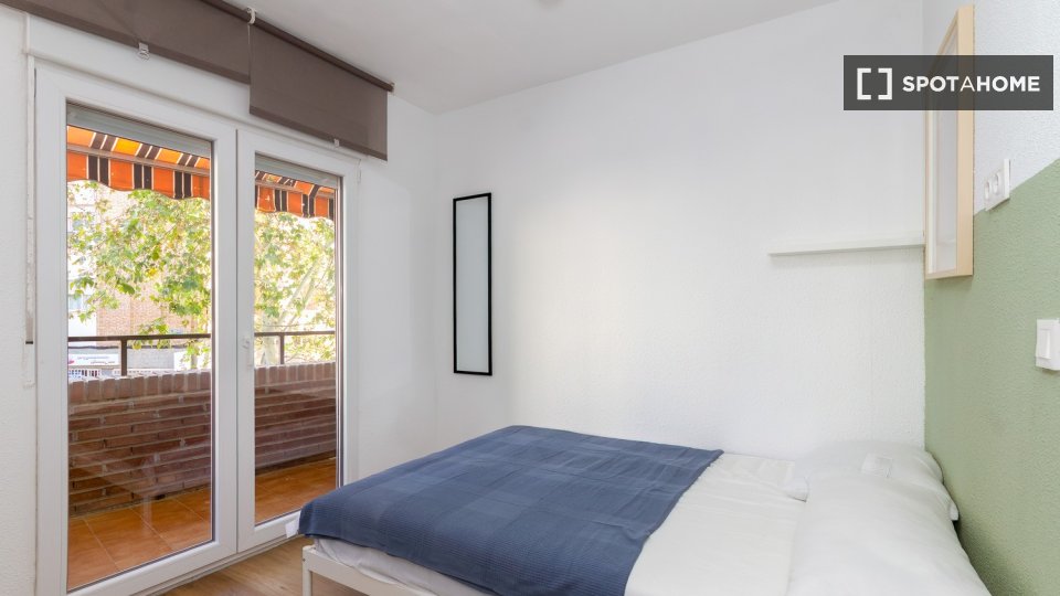 Se alquila habitación compartida en Alcalá de Henares