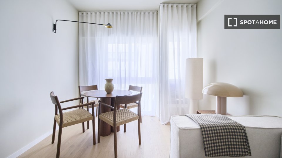 Apartment Lisbon, 1 bed — photo 11