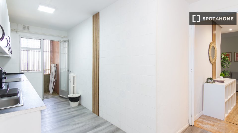Double room Madrid, 5 beds — photo 46