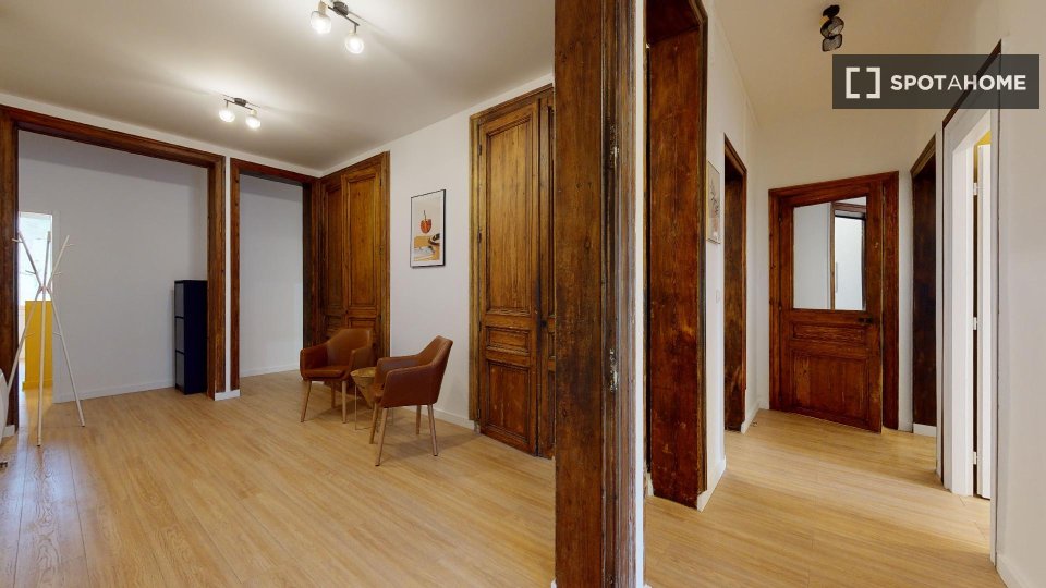 Double room Marseille, 18 beds — photo 15