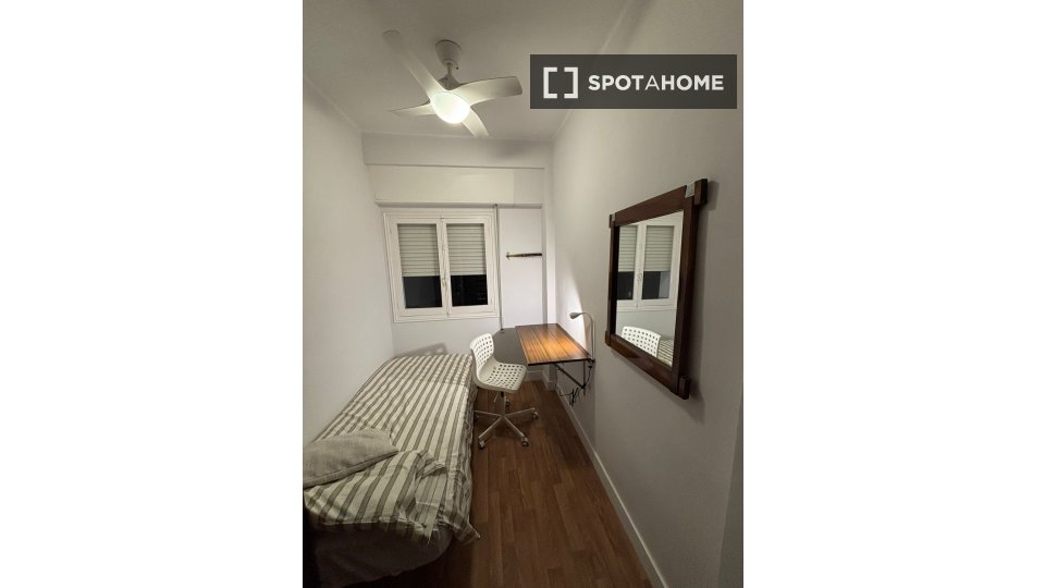 Double room Cartagena, 1 bed, 10m² — photo 2