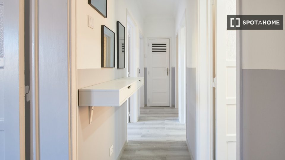 Double room Lisbon, 4 beds — photo 36