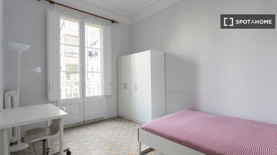 Double room Barcelona, 5 beds, 100m² — photo 1