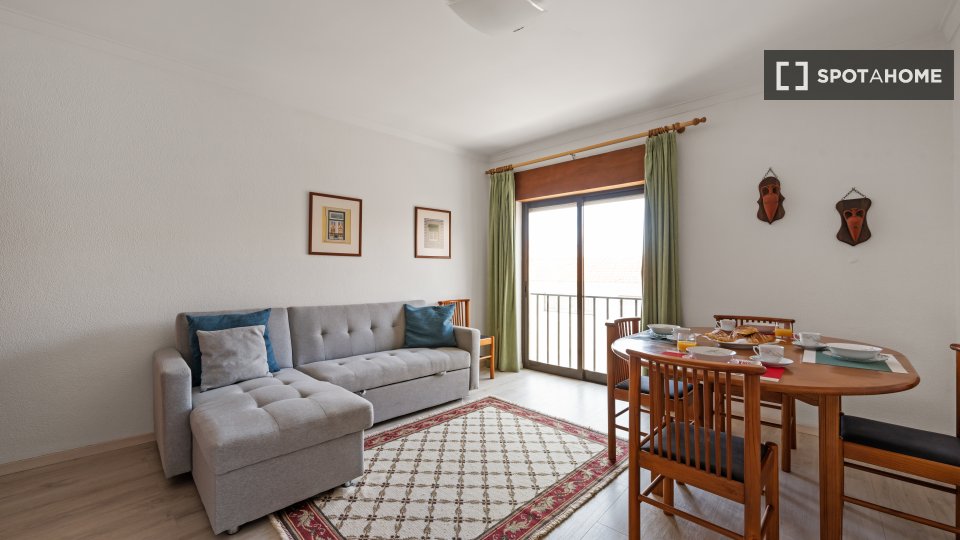 Apartment Lisbon, 2 beds, 70m² — photo 19