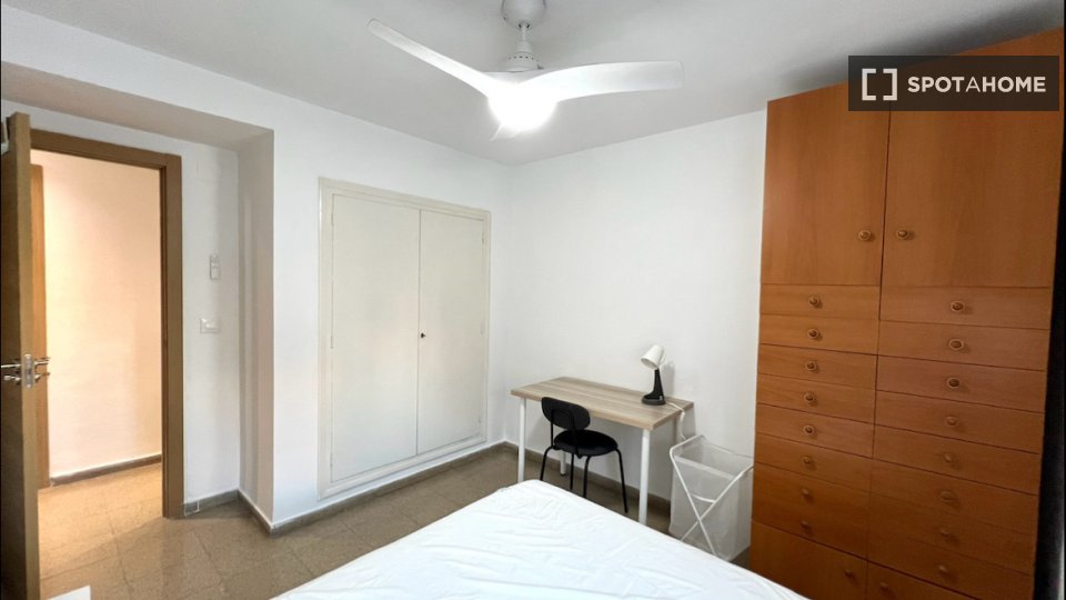 Double room Valencia, 7 beds, 200m² — photo 13