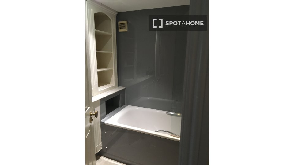Double room London, 3 beds, 1000m² — photo 10