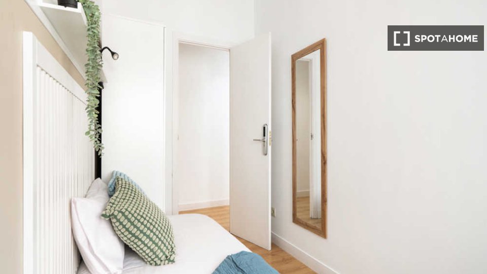 Double room Madrid, 8 beds — photo 53