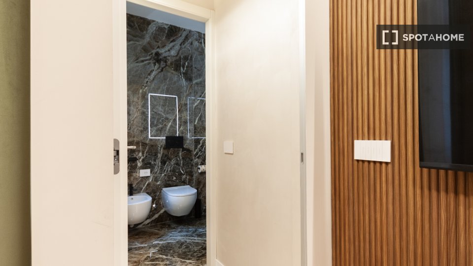 Apartment Milan, 2 beds, 56m² — photo 2