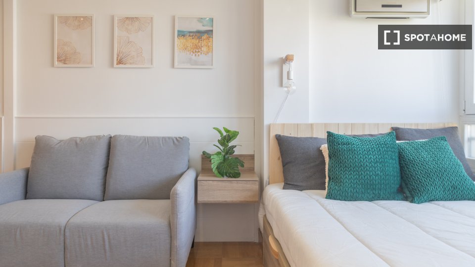 Double room Madrid, 5 beds — photo 15