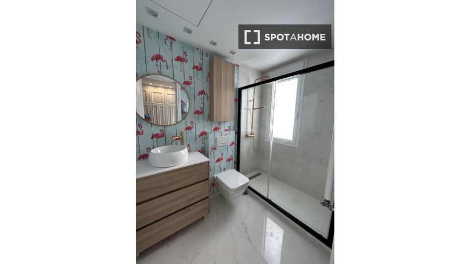 Double room Madrid, 6 beds — photo 7