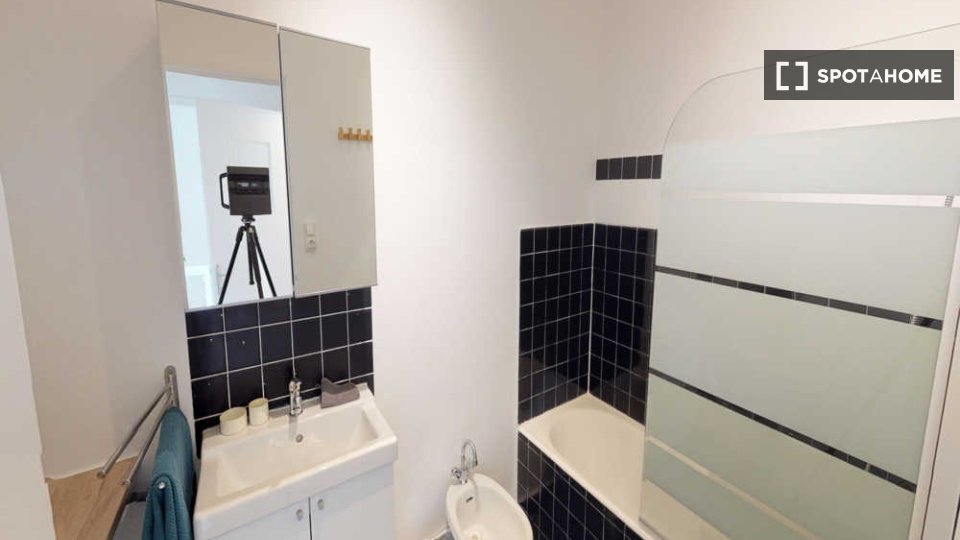 Double room Lyon, 5 beds, 70m² — photo 1