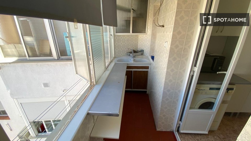 Double room Madrid, 3 beds — photo 3