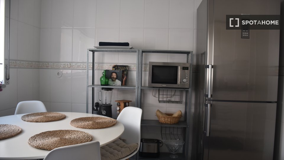 Apartment Lisbon, 2 beds, 100m² — photo 12