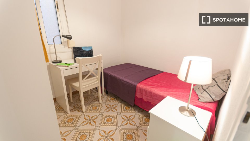 Double room Barcelona, 6 beds — photo 11