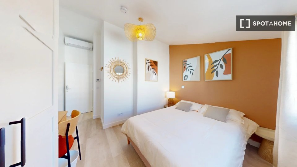Double room Lyon, 17 beds — photo 11