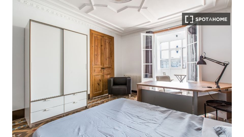 Double room Barcelona, 7 beds, 200m² — photo 2