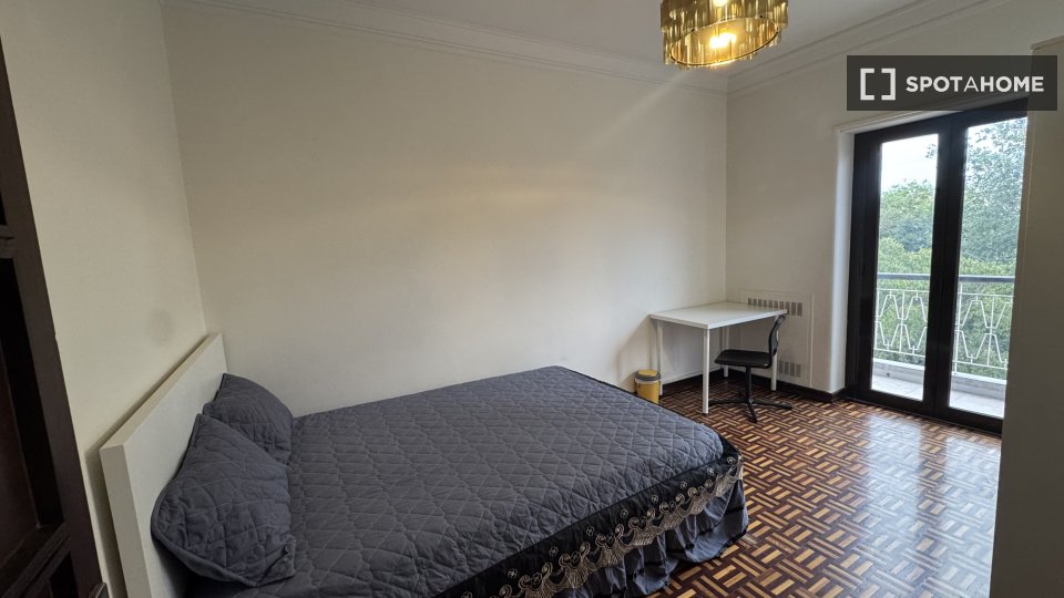 Double room Lisbon, 4 beds, 112m² — photo 18