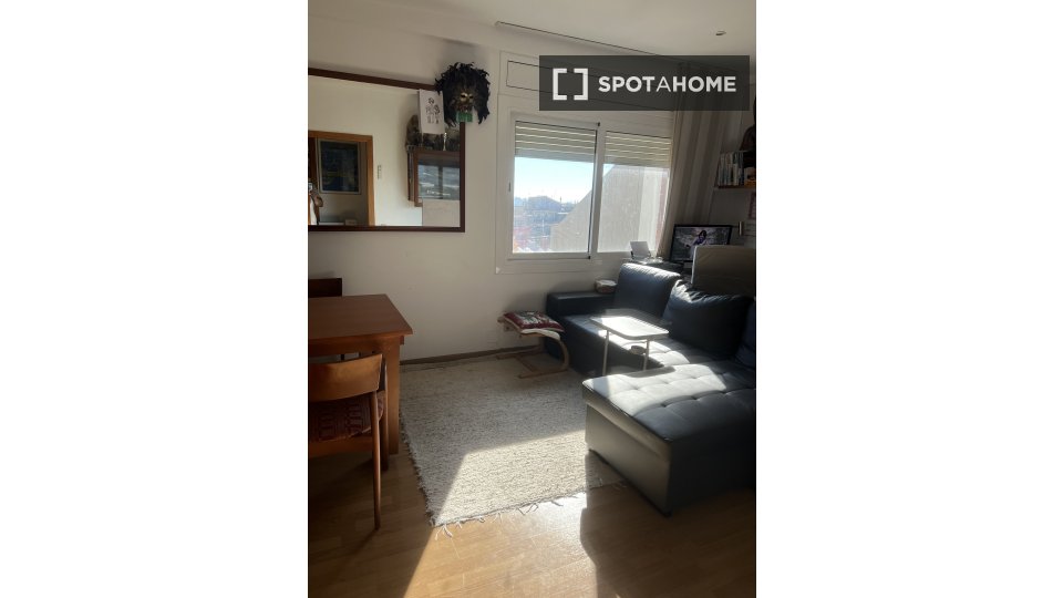 Double room Barcelona, 3 beds, 79m² — photo 3