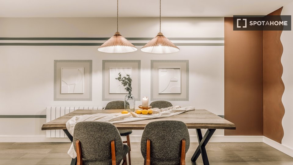 Apartamento de 2 dormitorios en alquiler en Justicia, Madrid