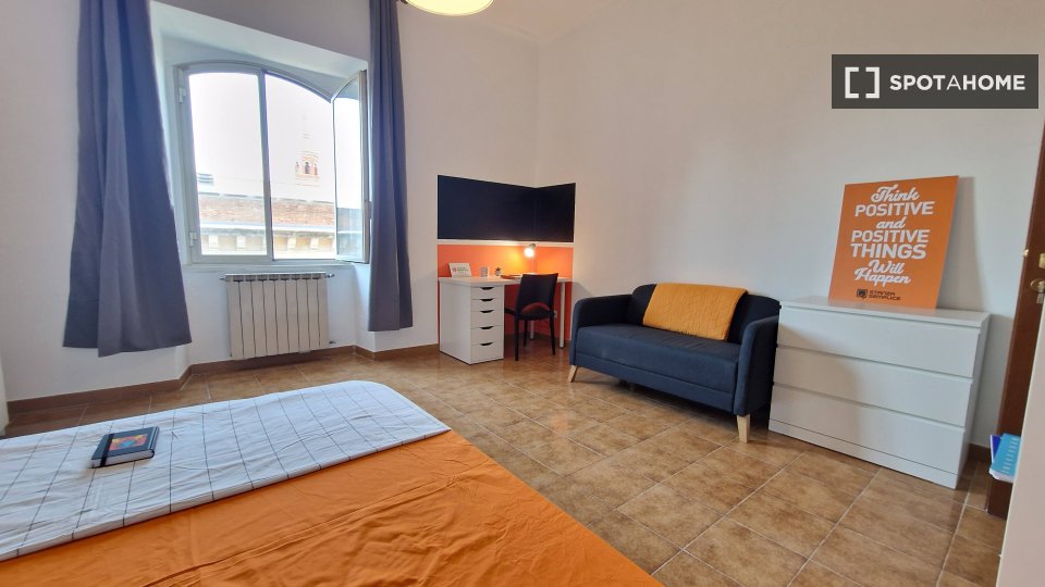 Double room Rome, 3 beds — photo 48