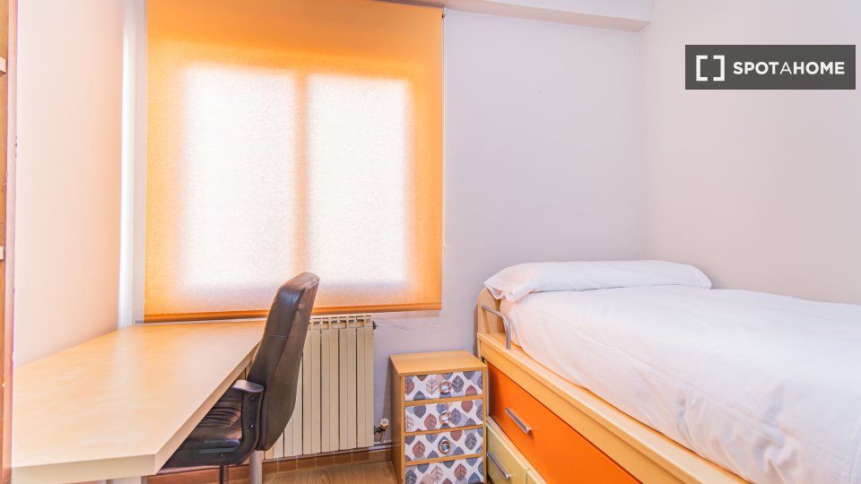 Apartment Zaragoza, 3 beds, 82m² — photo 14