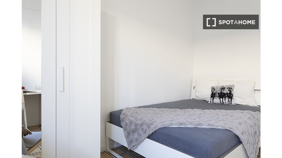 Double room Barcelona, 4 beds, 75m² — photo 11