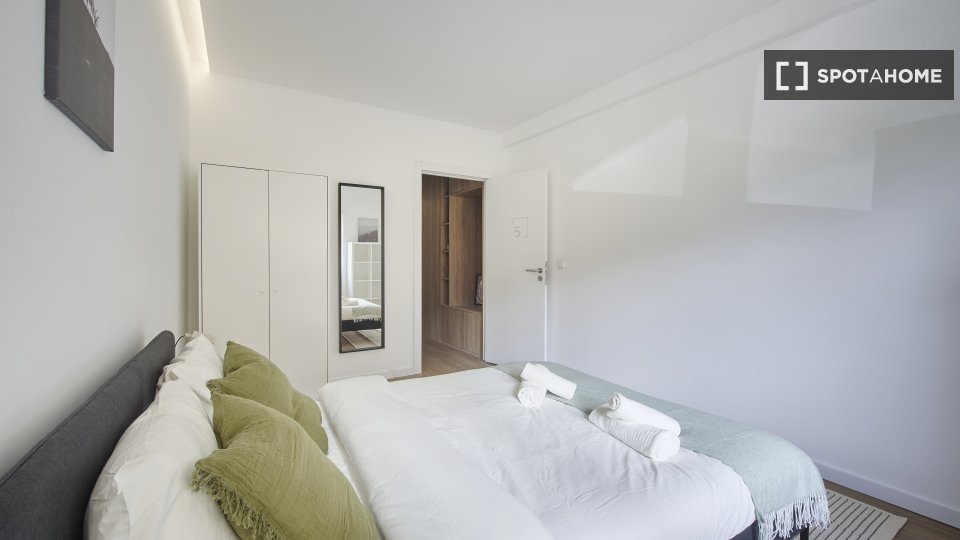 Double room Lisbon, 5 beds — photo 19