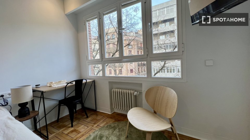 Double room Madrid, 6 beds, 200m² — photo 8