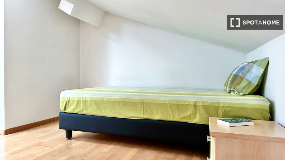 Double room Trento, 3 beds — photo 6